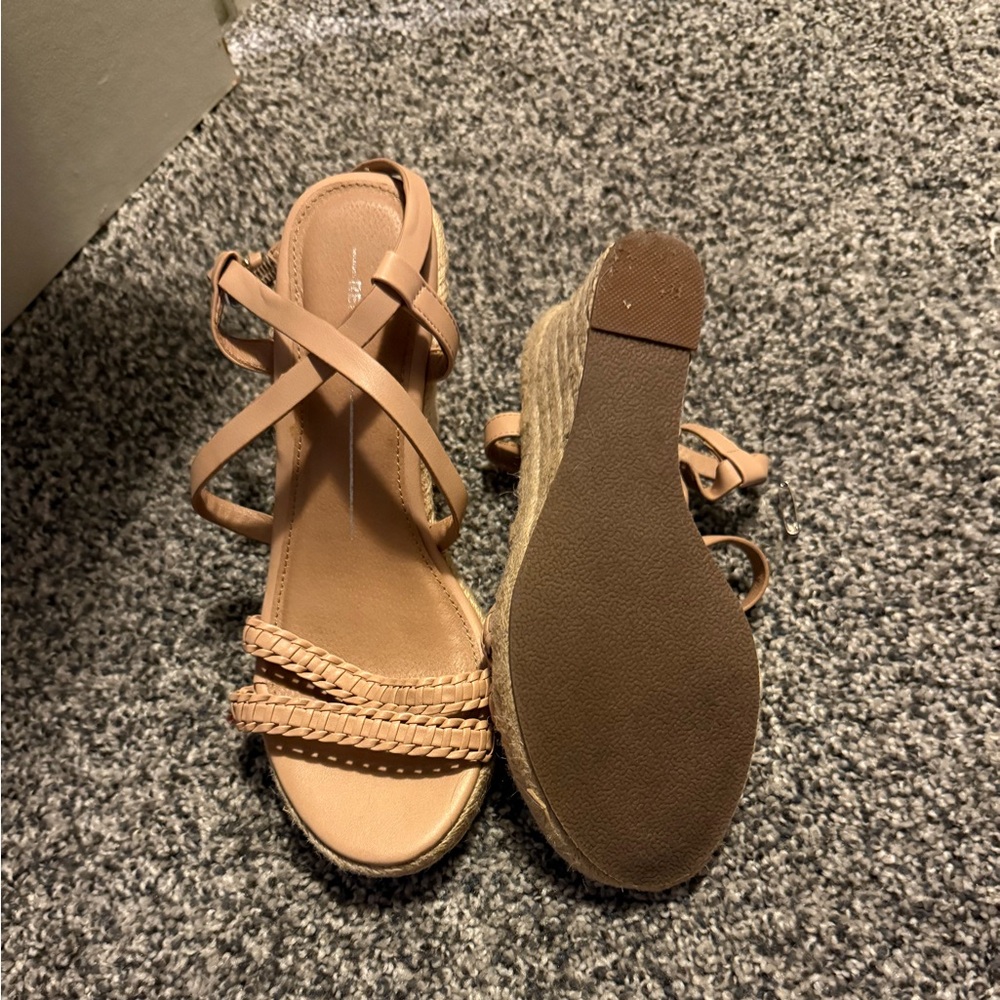 Report tan wedges size 7.5, worn only once.